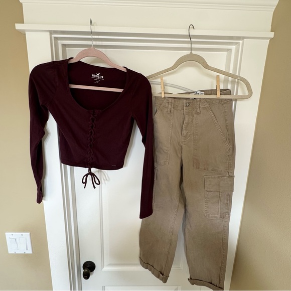 Hollister Ultra High Rise Baggy Wide Leg Cargo Pants & Long Sleeve Baby T Bundle - Picture 1 of 10